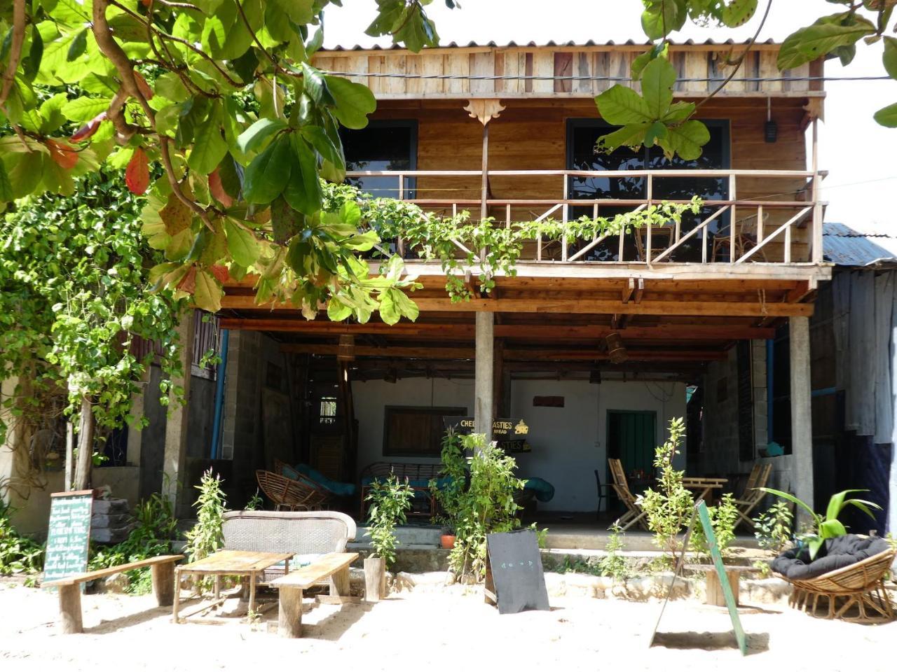 Lost And Found Bed & Breakfast Koh Rong Sanloem Exterior photo